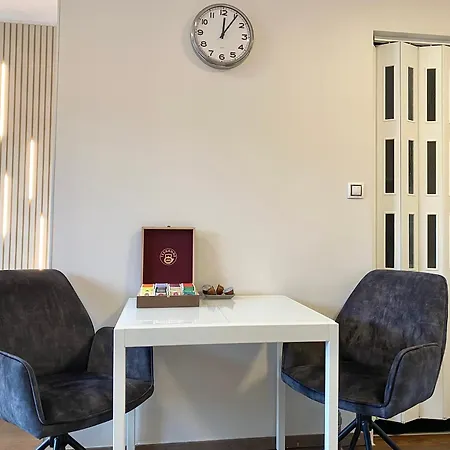 Floor With Terrace Apartment