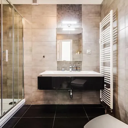 Floor With Terrace Praga