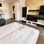 Karlin Skyline Terrace By Livingclub Daire Prag