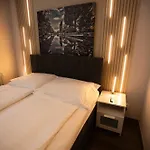 Daire Karlin Skyline Terrace By Livingclub Prag