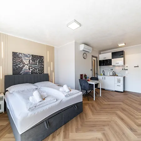 Karlin Skyline Terrace By Livingclub Appartamento